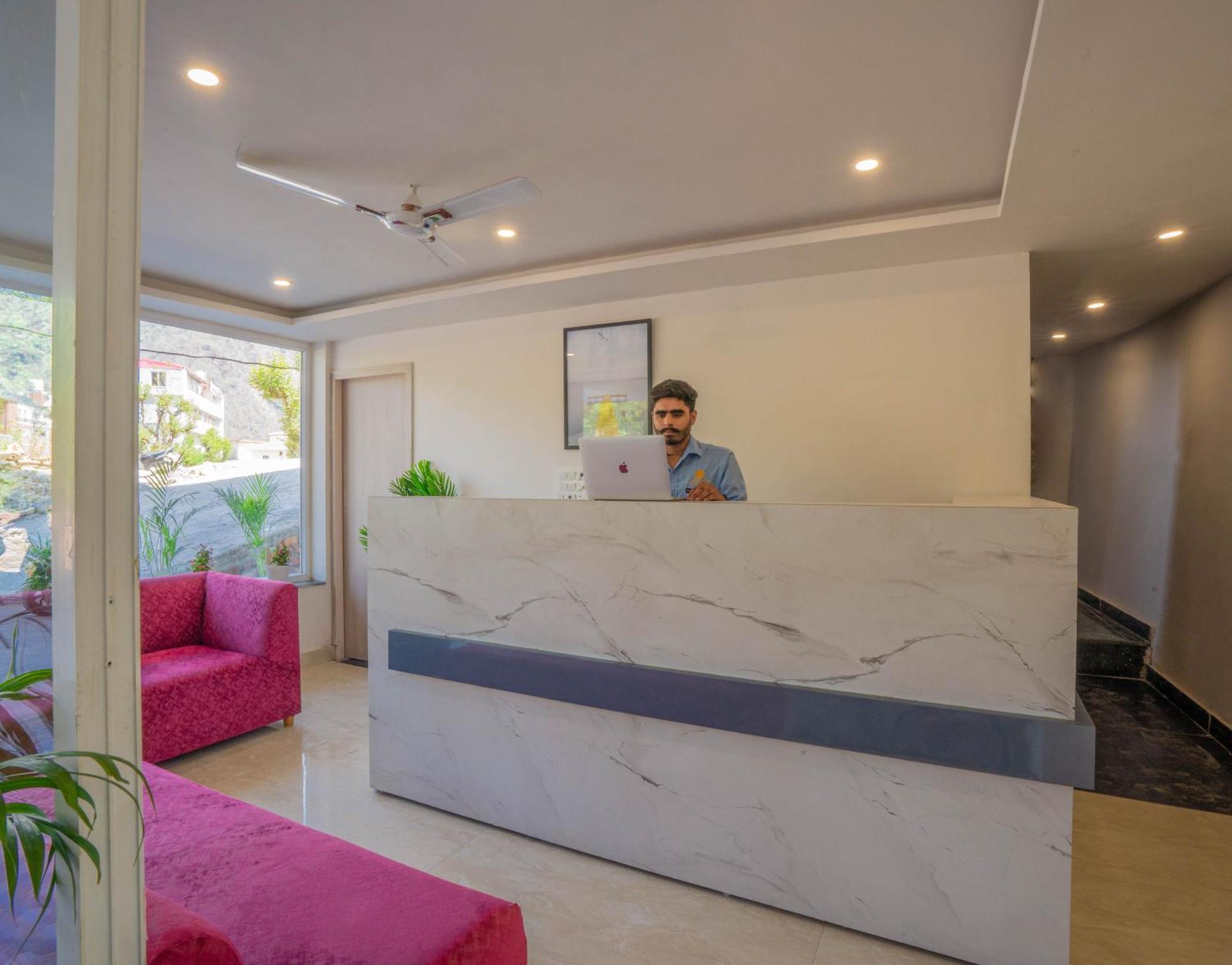 Perfectstayz Alpine Near Laxman Jhula Rishīkesh Exterior foto